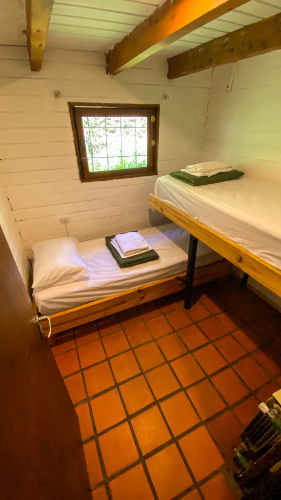 Habitación privada doble con baño compartido y calefacción central